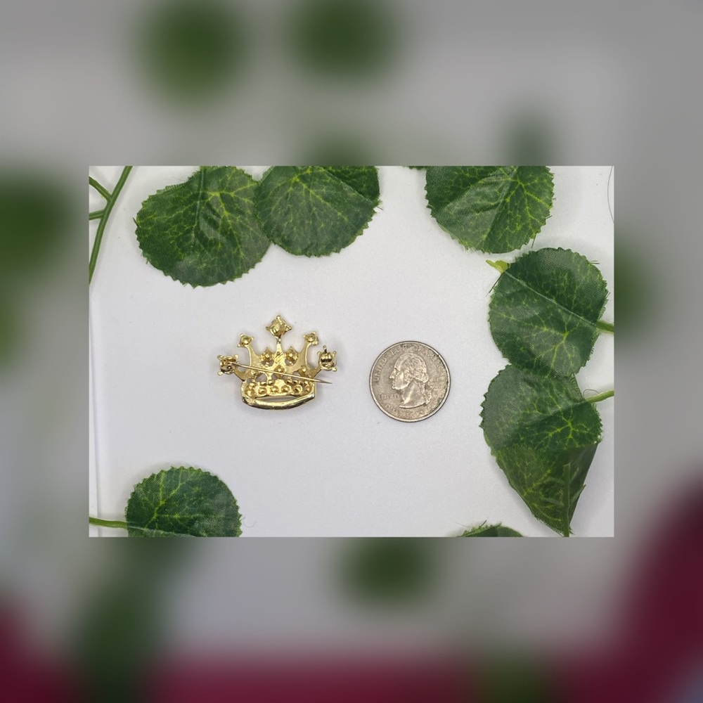 โRhinestone Crown" Metal Pin - Picture 2 of 3